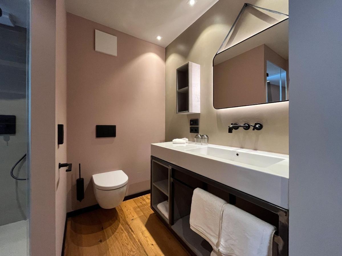 Boutiquehotel Burg Adenbach & Alter Weinbau Bad Neuenahr-Ahrweiler Buitenkant foto