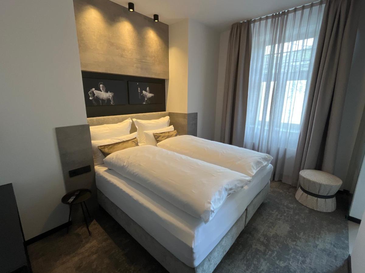 Boutiquehotel Burg Adenbach & Alter Weinbau Bad Neuenahr-Ahrweiler Buitenkant foto