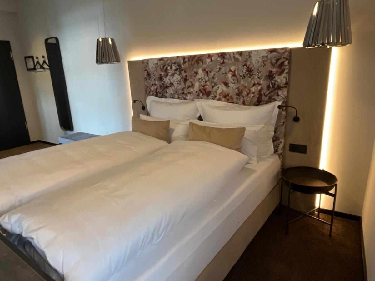 Boutiquehotel Burg Adenbach & Alter Weinbau Bad Neuenahr-Ahrweiler Buitenkant foto
