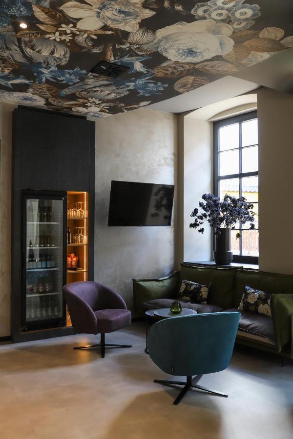 Boutiquehotel Burg Adenbach & Alter Weinbau Bad Neuenahr-Ahrweiler Buitenkant foto