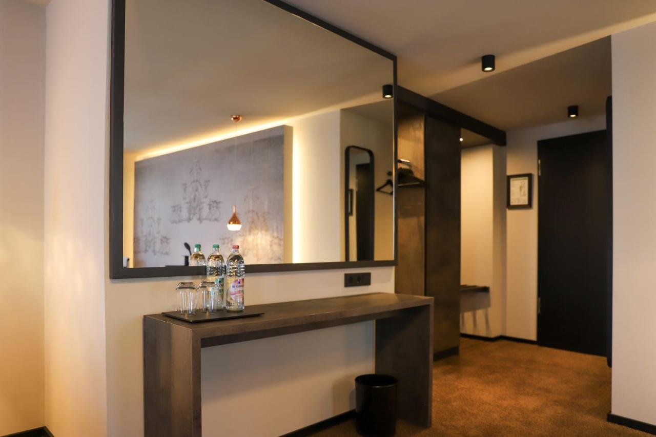 Boutiquehotel Burg Adenbach & Alter Weinbau Bad Neuenahr-Ahrweiler Buitenkant foto