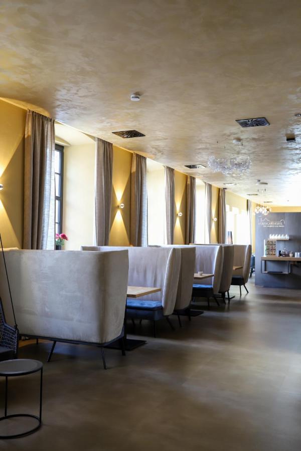 Boutiquehotel Burg Adenbach & Alter Weinbau Bad Neuenahr-Ahrweiler Buitenkant foto