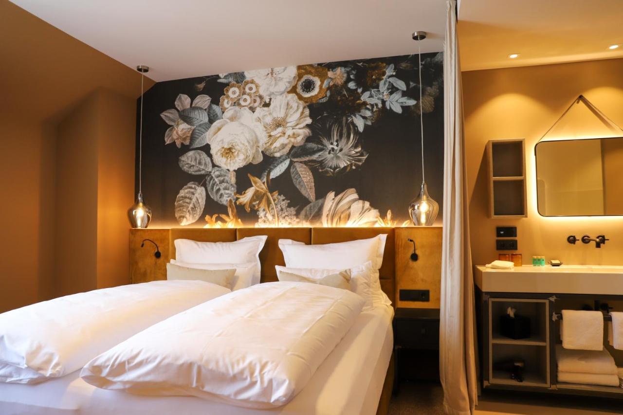 Boutiquehotel Burg Adenbach & Alter Weinbau Bad Neuenahr-Ahrweiler Buitenkant foto