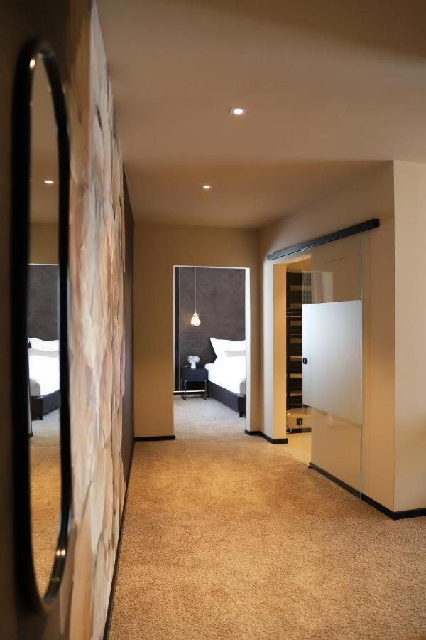 Boutiquehotel Burg Adenbach & Alter Weinbau Bad Neuenahr-Ahrweiler Buitenkant foto