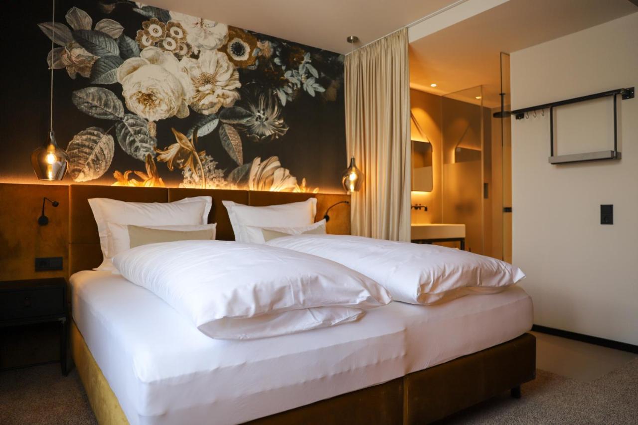 Boutiquehotel Burg Adenbach & Alter Weinbau Bad Neuenahr-Ahrweiler Buitenkant foto
